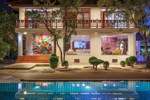 Suan Luang Villa | 曼谷2000平方米庄园别墅 超大泳池sukhmvit位置绝佳 9间卧室