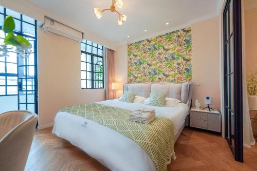 Shanghai Wohnung | 梧舍壹号 外滩百年公寓B&B -Riverside Grace Suites on the bund and metro station