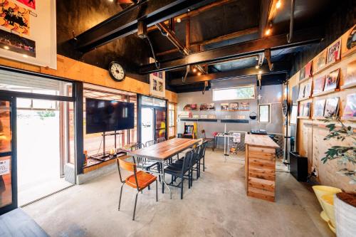 Shirako Haus | 秘密基地白子ベース