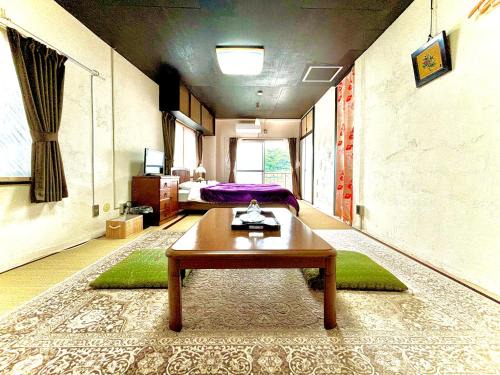 Yokosuka Hotel | 酒と宿と不動産-yado-