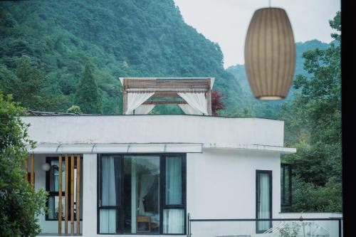 Dujiangyan Hotel | 青城山喜遇安下私汤民宿