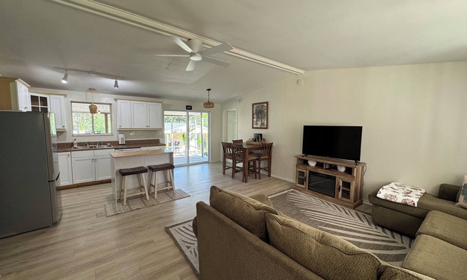 Sebastian Highlands Haus | 𓇼 TIKI BAR 𓇼 COZY COASTAL MODERN GETAWAY