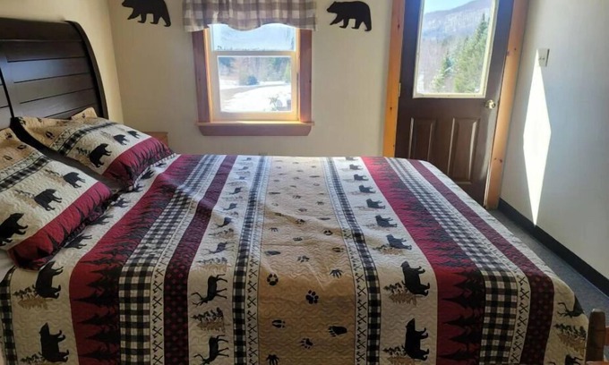 Stewartstown Kabine | 01) The Bear Cave Cabin