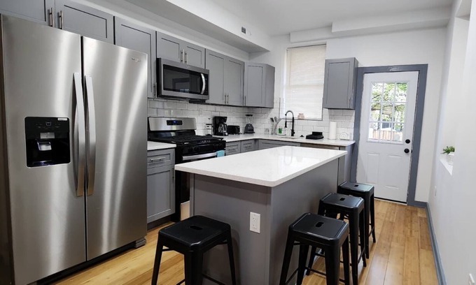 Primos Secane Haus | #02 Master Room + Private Bathroom in Angora