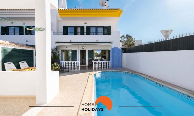 Correeira Haus | #039 Family with Private Pool and AC