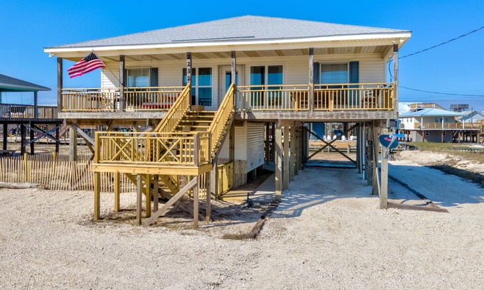 Silver Cay Haus | 051 Topsail by ACP