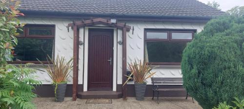 Lusk Wohnung | 0ne bed house on private road