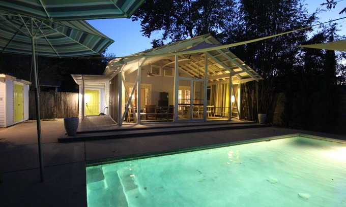 Old Town Hütte | 1 1/2 Block vom Strand mit privatem Pool