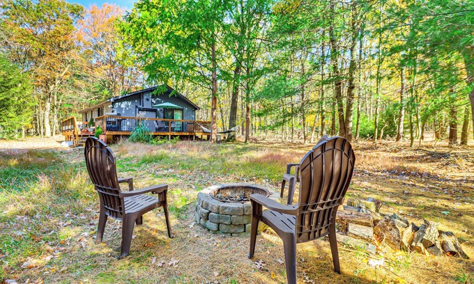Jim Thorpe Kabine | 1/2 Mi to Bear Creek Lake: Gem w/ Fire Pit!