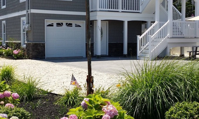 Ship Bottom Haus | 1. 5 Blocks zum Strand neu renovierte Maisonette