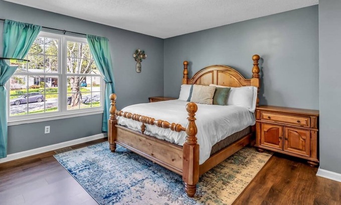 Kernersville Haus | 1.5 Miles to dwntwn, Beautiful 3bd, Huge 2 car gar