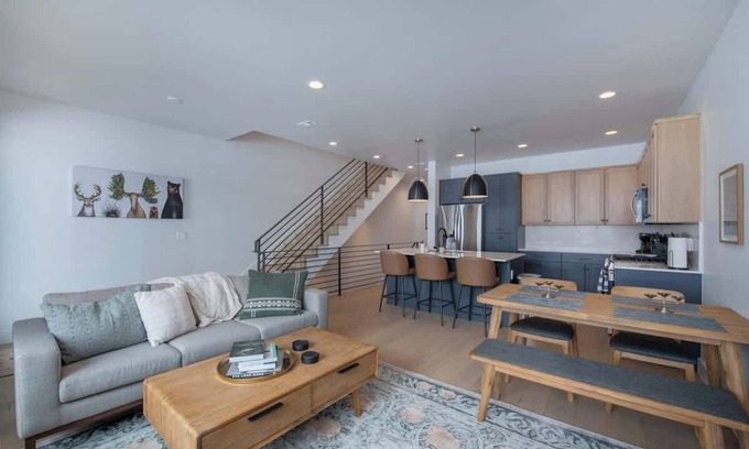 Crested Butte South Haus | 1,750sq 3BR! 2 Car Heated Garage + King Master CB1