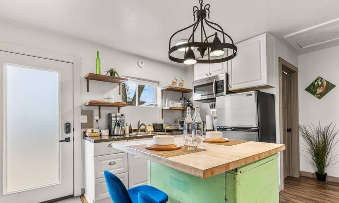 Coconino Estates Hütte | 1 bdrm Guesthouse close to Snowbowl!