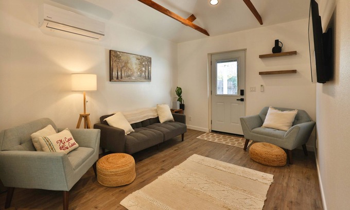 Yuba City Wohnung | 1 Bed/1 Bath Yuba's Parkview ADU