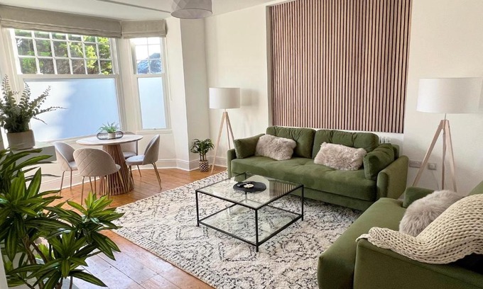 Yeovil Wohnung | 1 Bed/1 Sofa Bed 'Scandi' Style Ground Floor Apartment