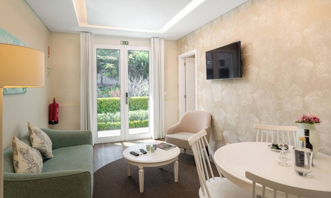 Monte Wohnung | 1-bed Garden Apt 1 in character Babosas Village