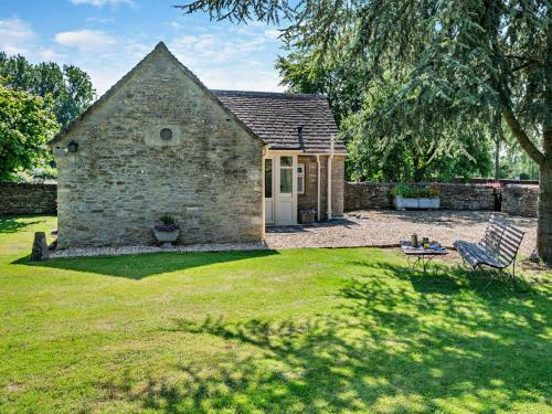 Malmesbury Haus | 1 Bed in Malmesbury 95500