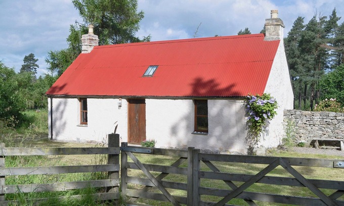 Forres Hütte | 1 Schlafzimmer Unterkunft in Dunphail, in der Nähe von Forres