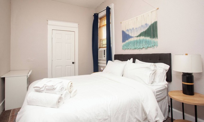 Evergreen Wohnung | 1 Bedroom Apt in Lively Midtown - 10 mins from Beale St. and the Riverfront!