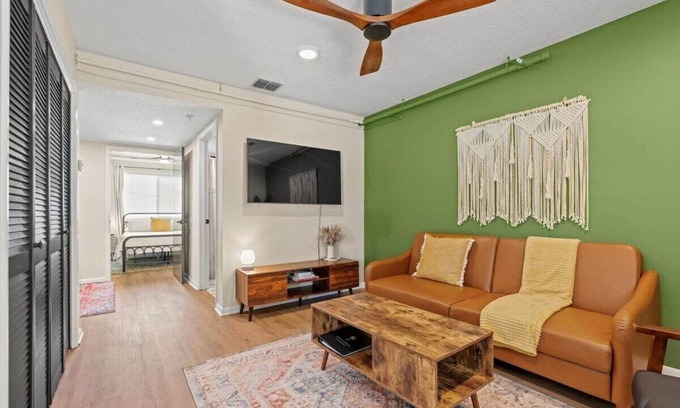 Atlantic Beach Wohnung | 1 Block from AB TownCenter: Coquina House Mob. Acc