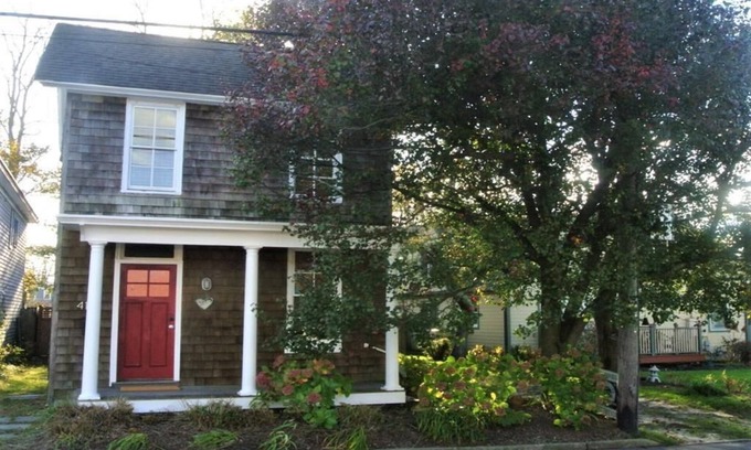 Cape May Haus | 1 Block to Washington Street Mall. Pet Friendly.