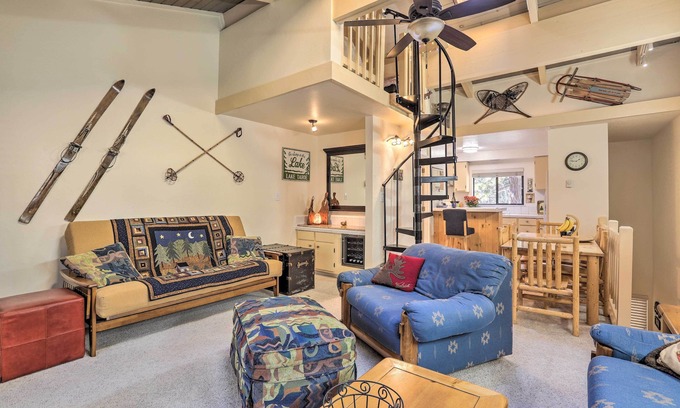 Incline Village Eigentumswohnung | 1 Mi to Beach: Incline Village Condo w/ Rafts!