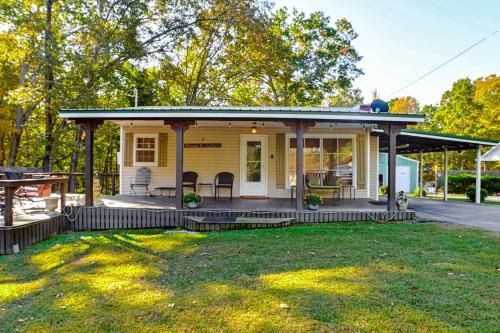 Springville Haus | 1 Mi to Buchanan Resort Home with Deck and Yard!