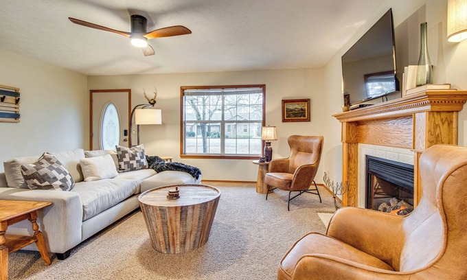 Bull Shoals Haus | < 1 Mi to Bull Shoals Lake: 'The Blue Quill'