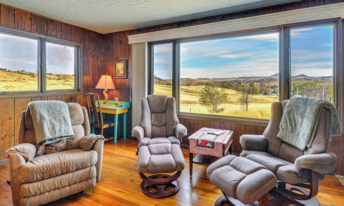 Thermopolis Haus | 1 Mi to Hot Springs State Park: Rustic Wyoming Gem