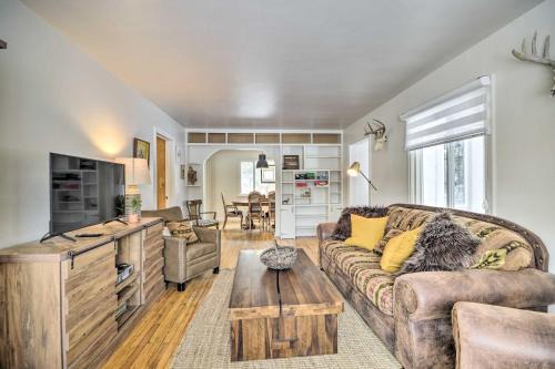 Thermopolis Haus | 1 Mi to Hot Springs! Central Thermopolis Home