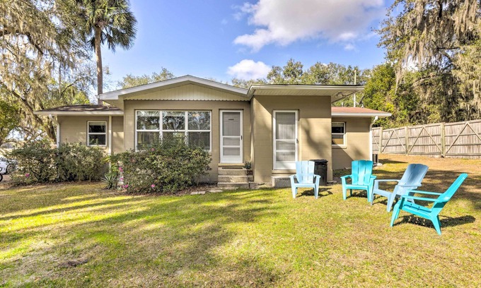 Summerfield Haus | < 1 Mi to Lake Weir: Quiet Summerfield Getaway