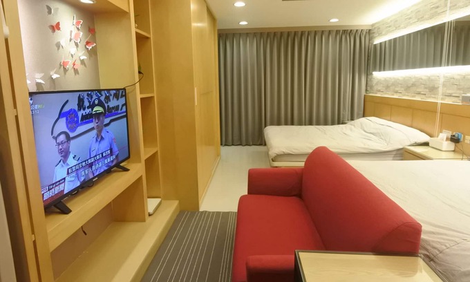 Ximending Wohnung | 1 min to Ximen Metro (MRT) Station Exit 6