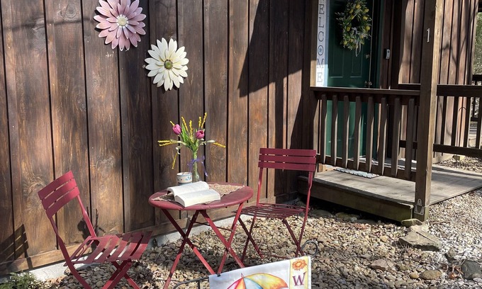 Cosby Kabine | 1 Playful Cub-GREAT unbelievable rates, check it out