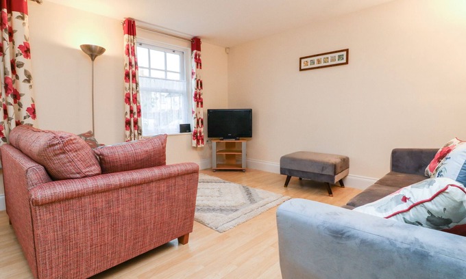 Minehead Hütte | 1 TREGONWELL COURT, pet friendly, country holiday cottage in Minehead