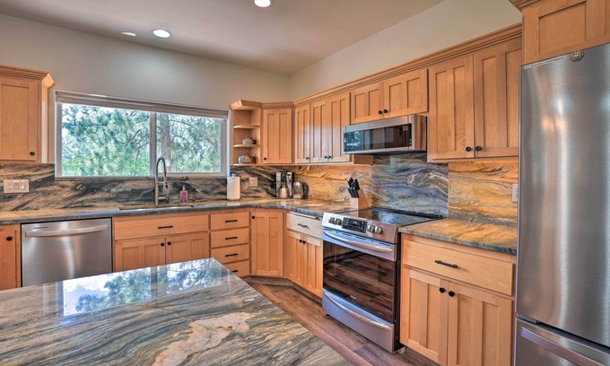 Deschutes River Woods Haus | NEW! 10-Acre Bend Home < 4 Mi to Old Mill District