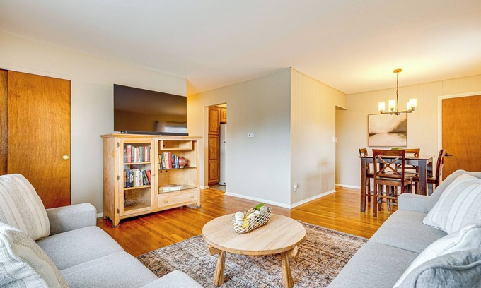 Summit Station Haus | 10 Mi to Dtwn: Pet-Friendly Retreat in Columbus
