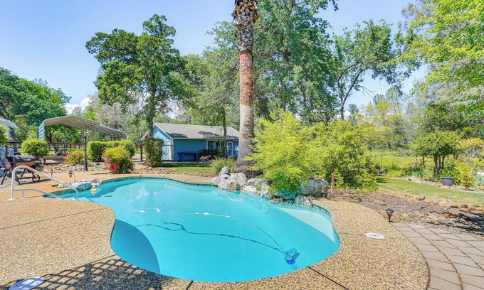 Happy Valley Haus | 10 Mi to Redding: Serene Escape w/ Spacious Yard!