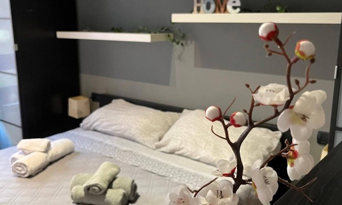 Como Wohnung | 10 min from Lake Como, parking, wifi, air conditioning