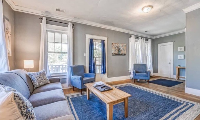 Memphis Haus | 10 Min to U of Memphis-Rozelle Retreat Left Unit