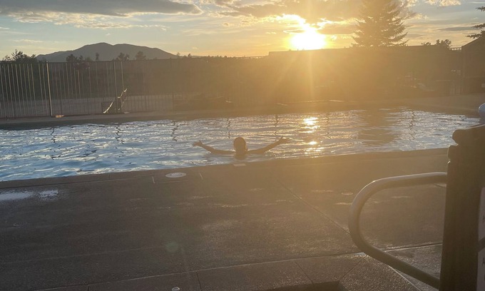Fraser Eigentumswohnung | 10 min to WP, 30 mi to RMNP! Hot Tubs, Pool, Pet-Friendly - 2B2B