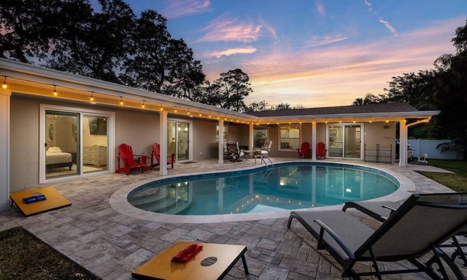 Harbor Bluffs Haus | 10 Mins to Beach-Heated Pool~Ping Pong+Pool Table