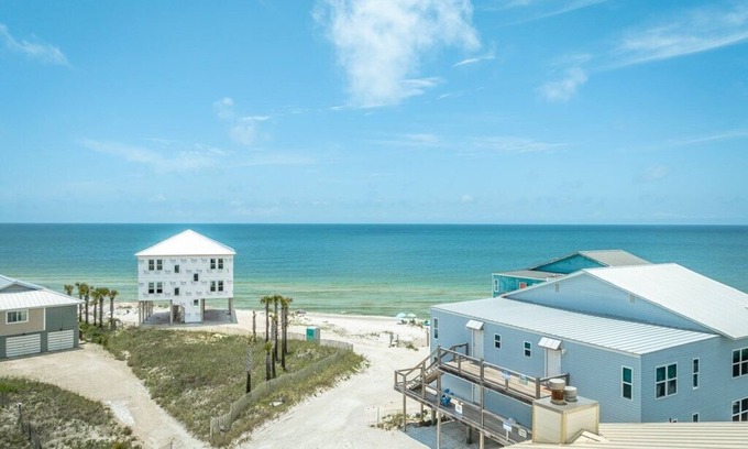 Cape San Blas Haus | 100 STEPS TO BEACH, PETS OK, RENOVATED, VERY CLEAN, N. CAPE, DISCOUNTED RATES!!