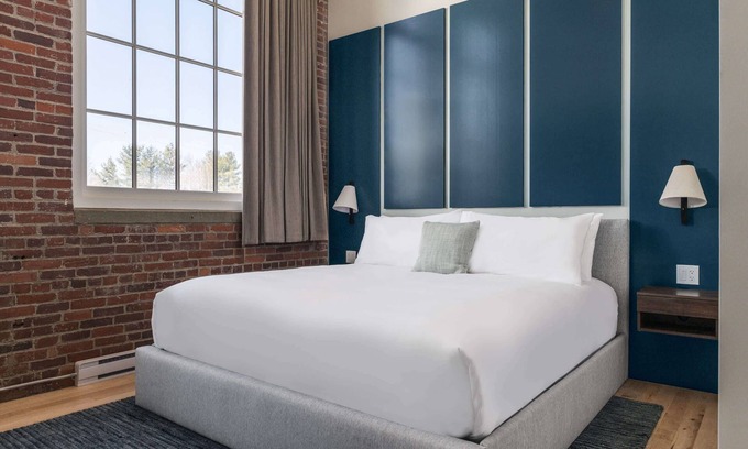 Skowhegan Hotel | #104 - The Skowhegan by Kasa