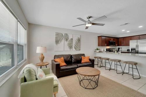 Apollo Beach Haus | 1053 Apollo Beach Blvd Unit 5