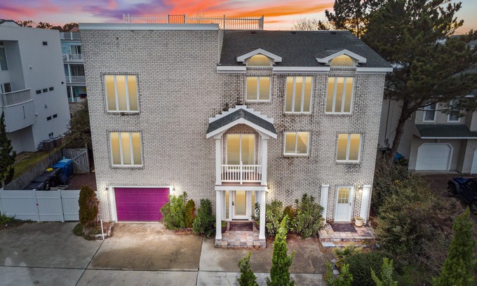 Croatan Beach Haus | 10Bd / 10Ba Großes Strandhaus mit Meerblick, Hallenbad in Virginia Beach