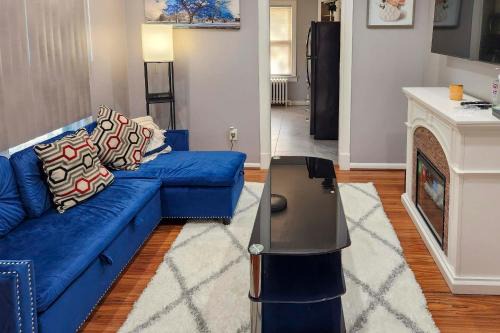Teaneck Haus | 11 Mi to Manhattan Pet-Friendly Duplex with Yard!