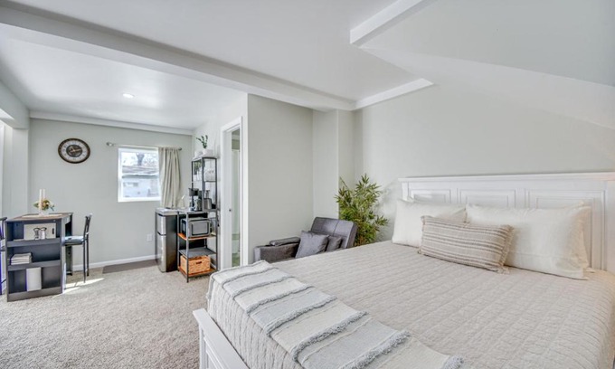 Northwest Wohnung | 11 Mi to Virginia Beach Boardwalk Studio Retreat!