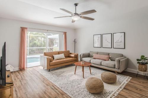 Vero Beach South Haus | 11 Mins to Beach - 3BR w Private Pool + Grill