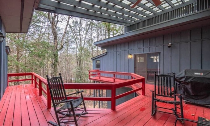 Hot Springs Village Haus | 11 Ona Lane - One level home with carport near shopping, restaurants, Lake