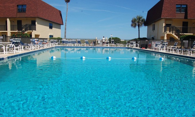 Avon By The Sea Eigentumswohnung | 117 Cocoa Beach Club Direkt am Meer, neben Pier, hundefreundlich, neue Bäder